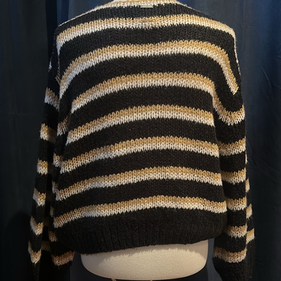 Billabong Oversized V-Neck Stripped Sweater in Black Gold & White in Medium EUC - Picture 4 of 14